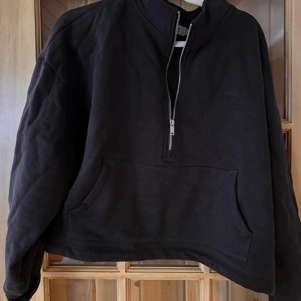 Set Active | heavyweight cropped half zip hoodie - Picture 3 of 5